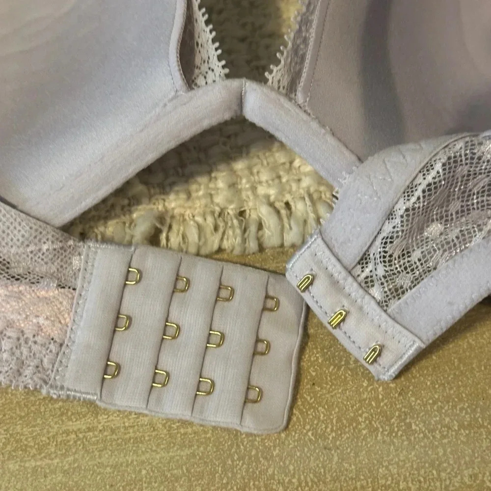 Victoria's Secret‎ Incredible by VS Padded Plunge Bra  Light Lilac 38D NWOT’s - Picture 10 of 10